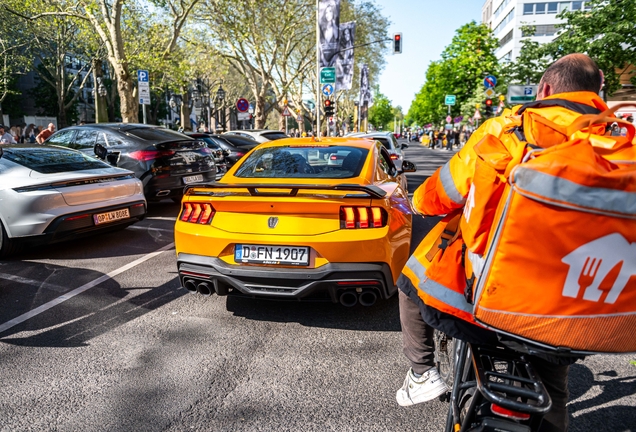 Ford Mustang Dark Horse 2024