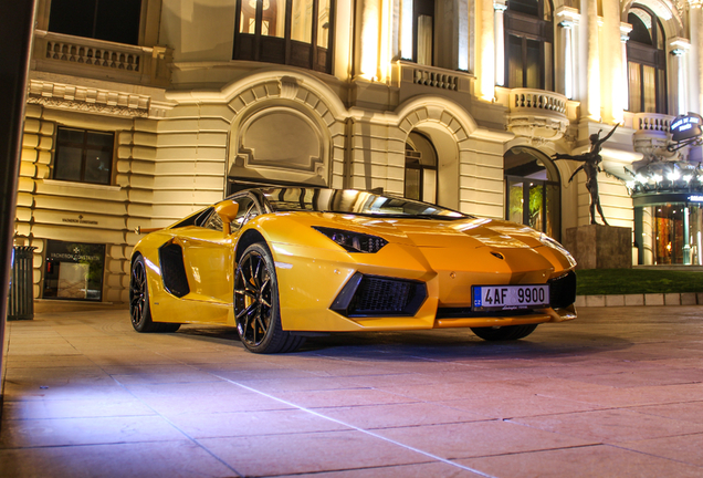 Lamborghini Aventador LP700-4 Roadster