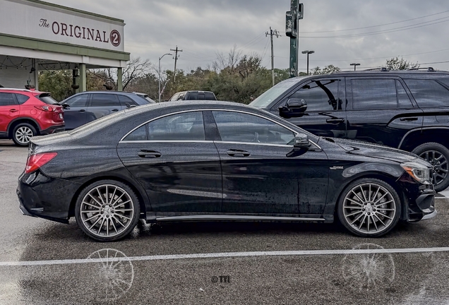 Mercedes-Benz CLA 45 AMG C117