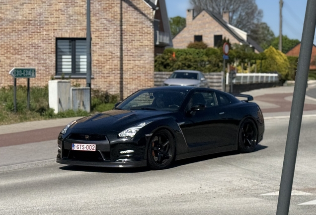 Nissan GT-R 2011