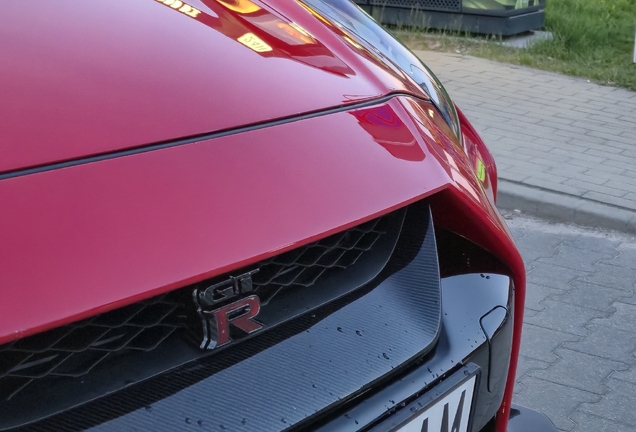 Nissan GT-R 2017 APR Performance