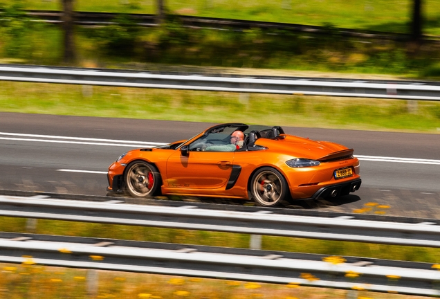 Porsche 718 Spyder RS Weissach Package