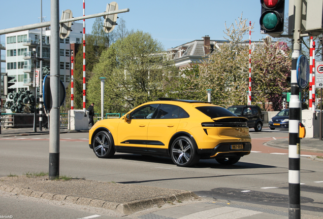 Porsche Macan EV Turbo