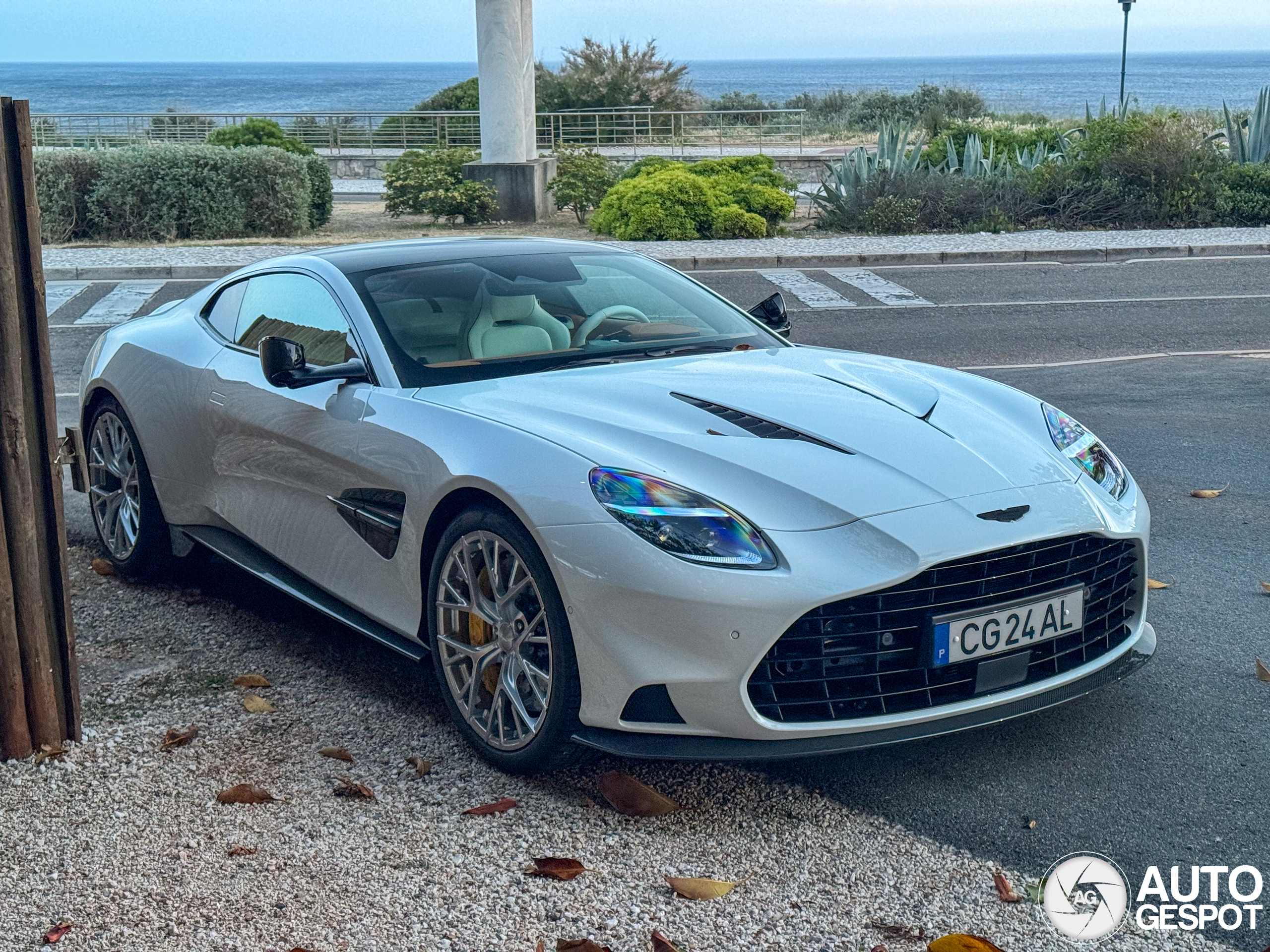 Aston Martin Vanquish 2025