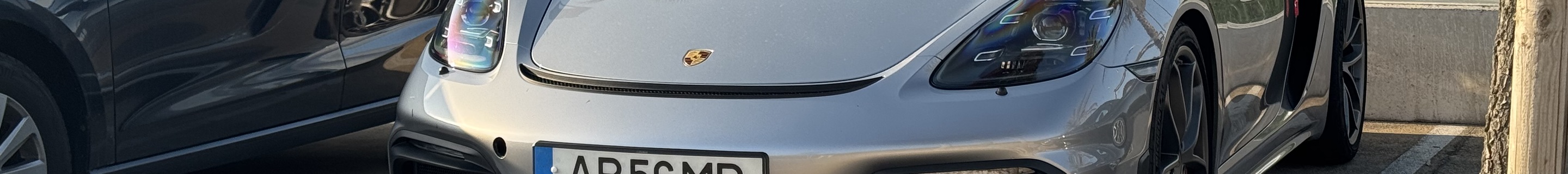 Porsche 718 Cayman GT4