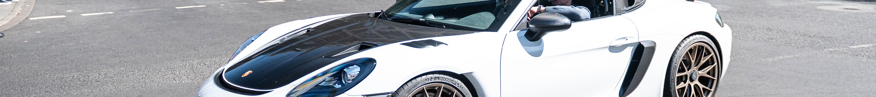 Porsche 718 Cayman GT4 RS Weissach Package