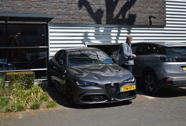 Alfa Romeo Giulia Quadrifoglio 2023