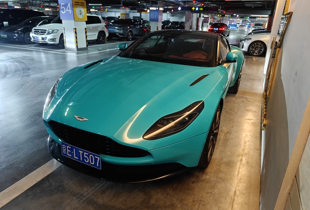 Aston Martin DB11 V8