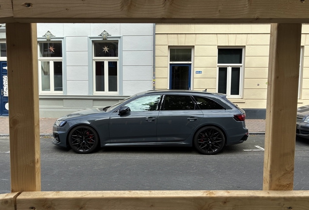 Audi RS4 Avant B9