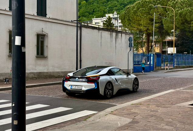 BMW i8