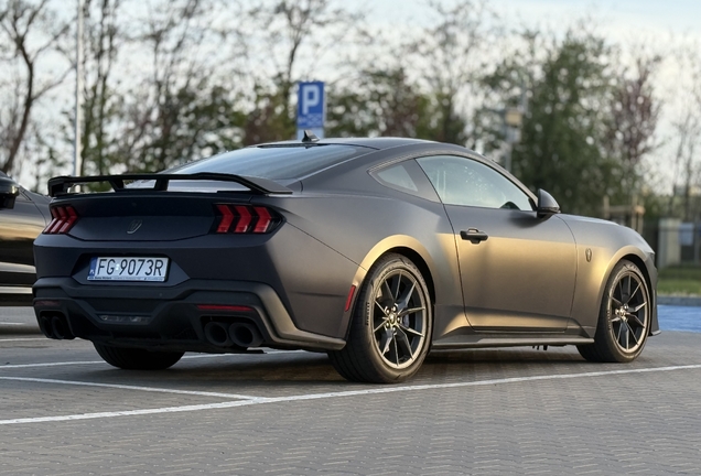 Ford Mustang Dark Horse 2024