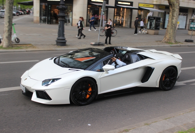 Lamborghini Aventador LP700-4 Roadster
