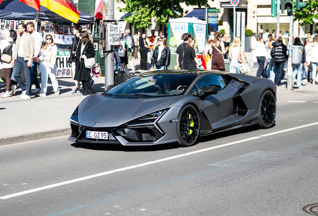 Lamborghini Revuelto