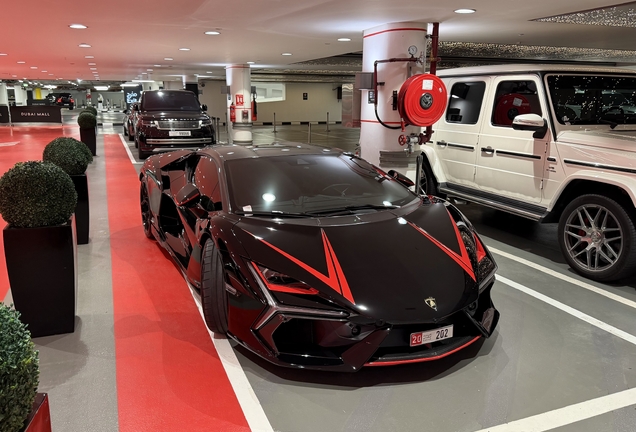 Lamborghini Revuelto