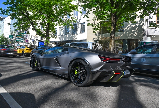 Lamborghini Revuelto