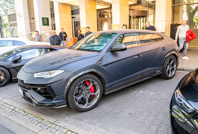 Lamborghini Urus Performante