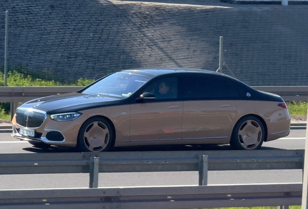 Mercedes-Maybach S 680 X223 Virgil Abloh Edition