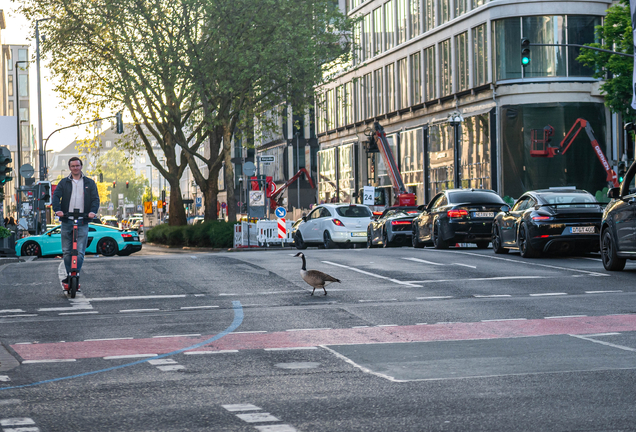 Porsche 718 Cayman GT4