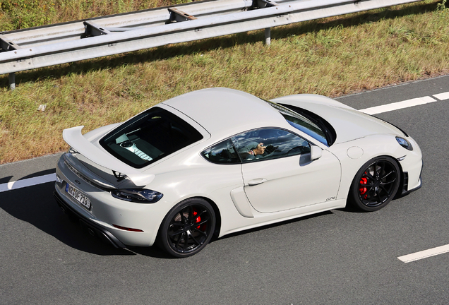 Porsche 718 Cayman GT4