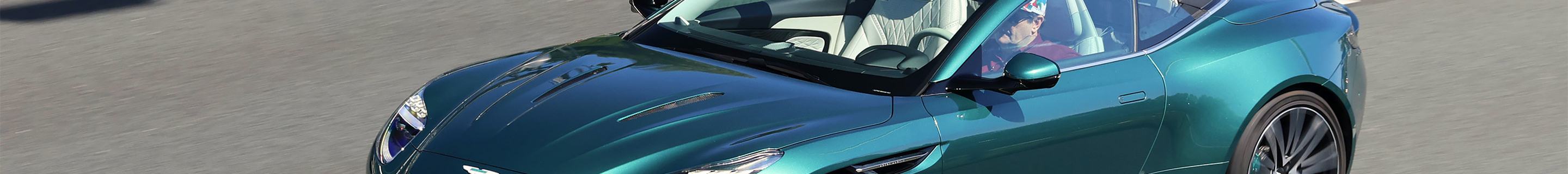 Aston Martin DB12 Volante