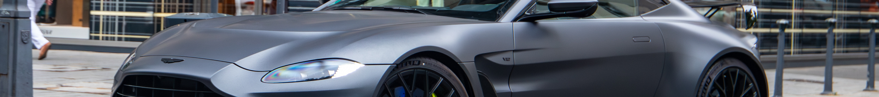 Aston Martin V12 Vantage 2023