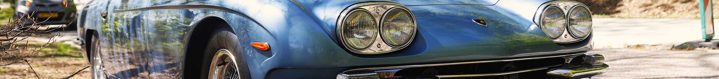 Lamborghini 400 GT 2+2