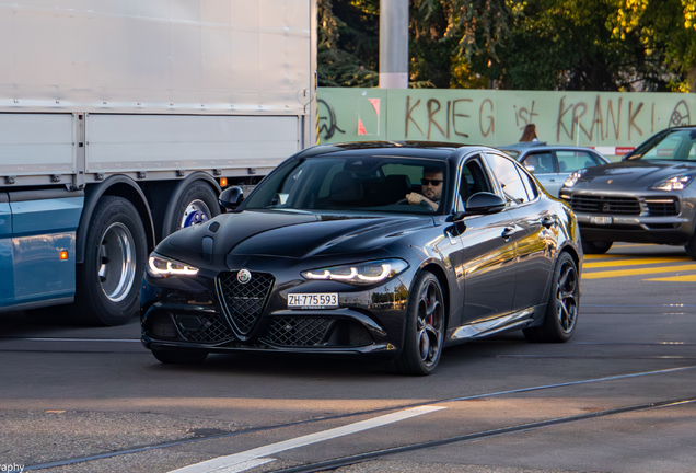 Alfa Romeo Giulia Quadrifoglio 2023