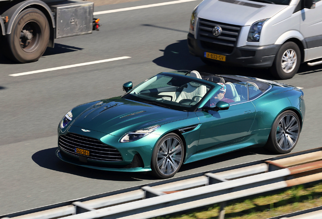 Aston Martin DB12 Volante