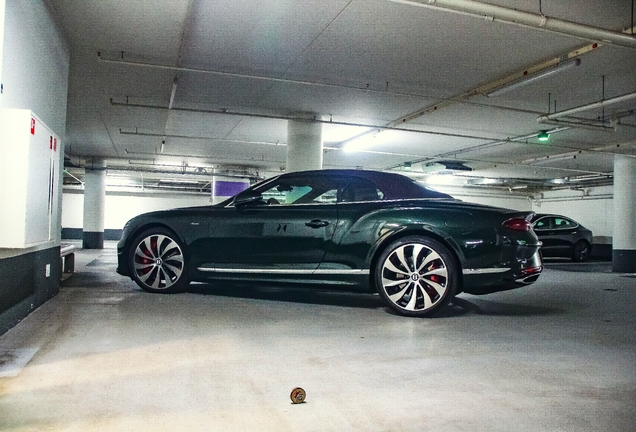 Bentley Continental GTC Azure 2025