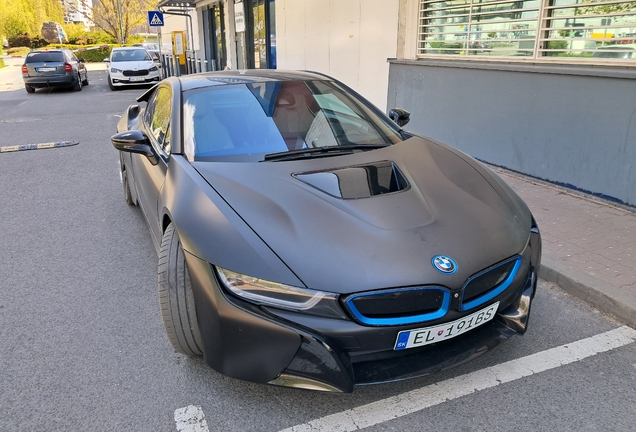 BMW i8