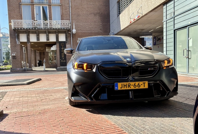 BMW M5 G90