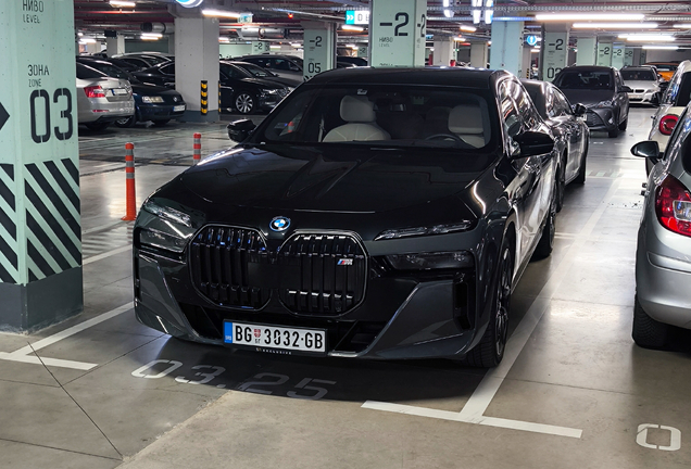 BMW M760e xDrive