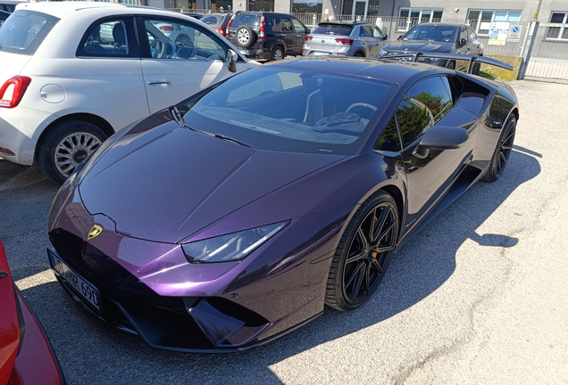 Lamborghini Huracán LP640-4 Performante