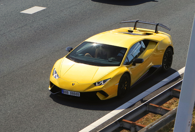 Lamborghini Huracán LP640-4 Performante