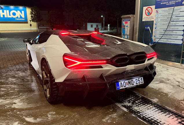 Lamborghini Revuelto