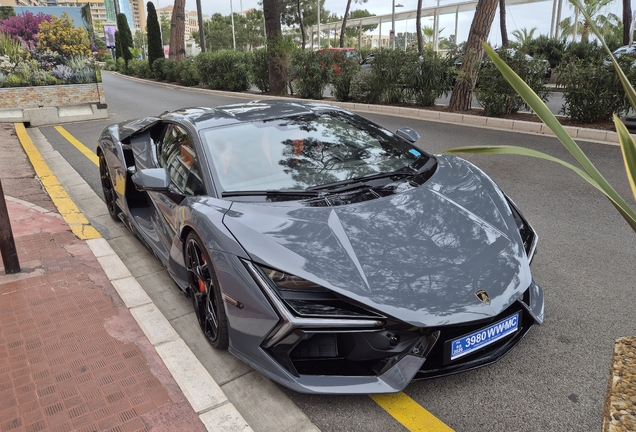 Lamborghini Revuelto