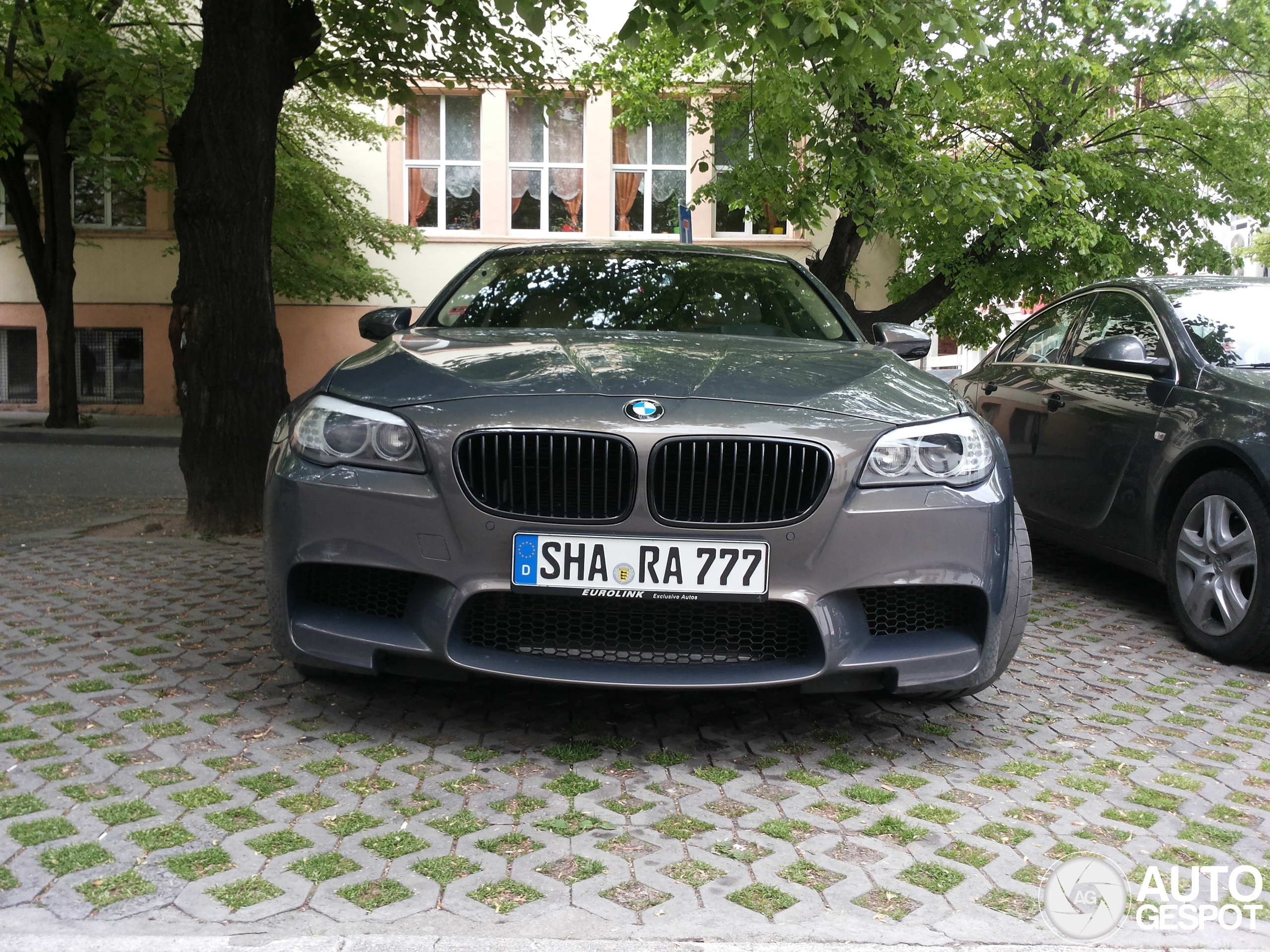 BMW M5 F10 2011