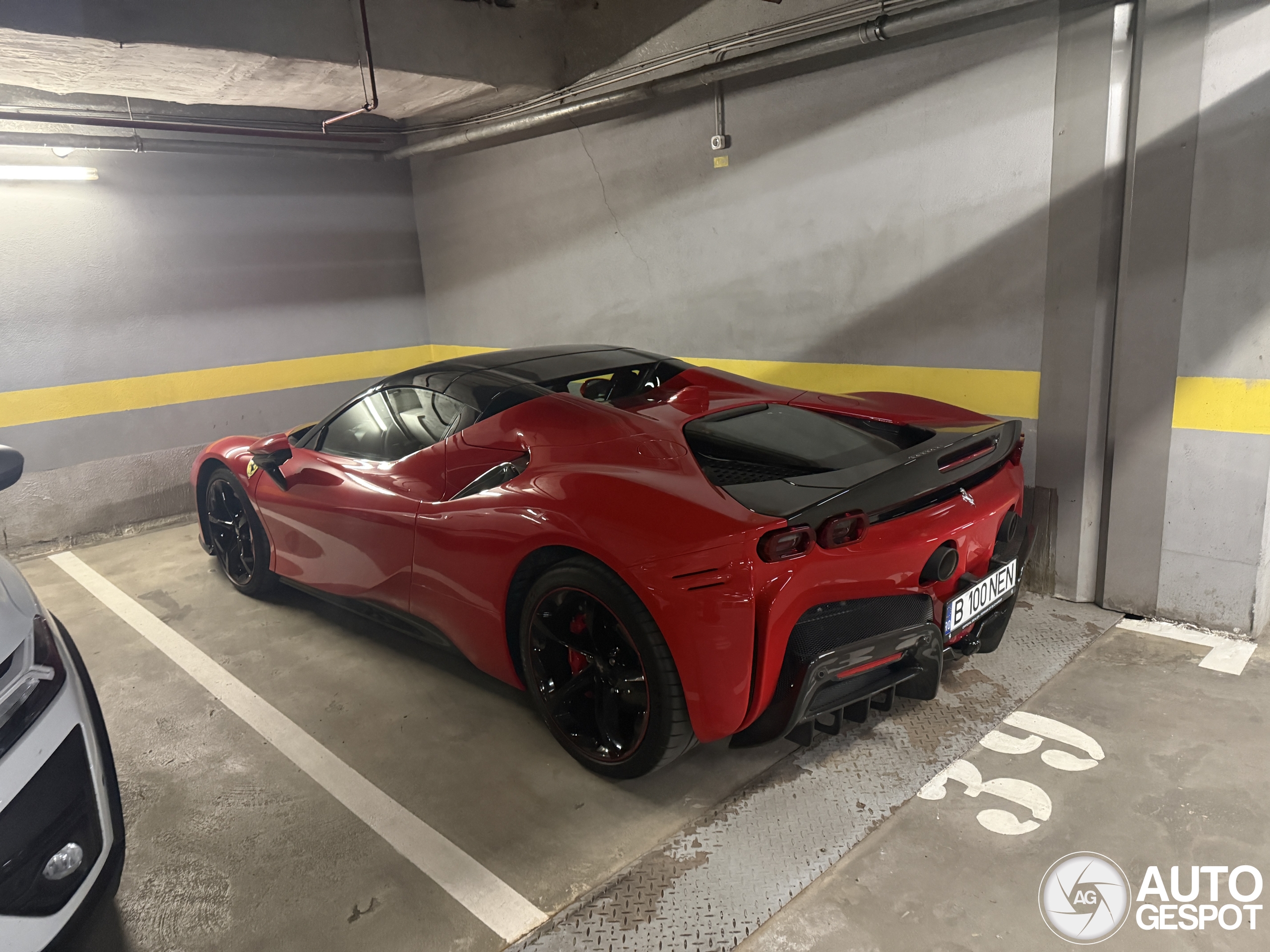 Ferrari SF90 Spider Assetto Fiorano