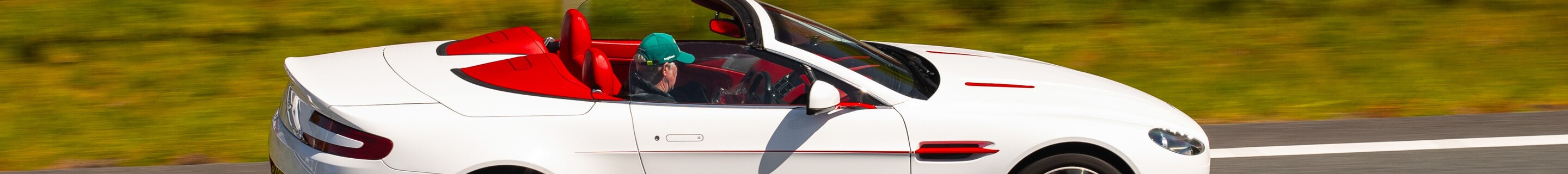 Aston Martin V8 Vantage N400 Roadster