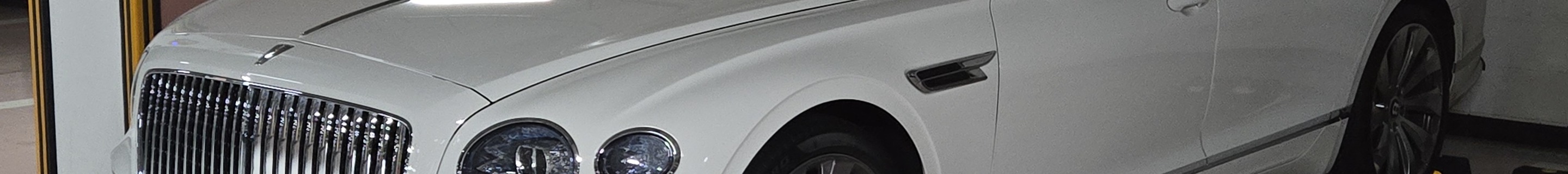 Bentley Flying Spur V8 2021