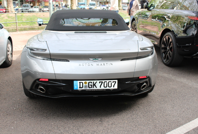 Aston Martin DB12 Volante