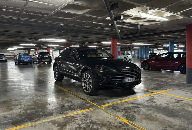 Aston Martin DBX