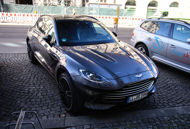 Aston Martin DBX