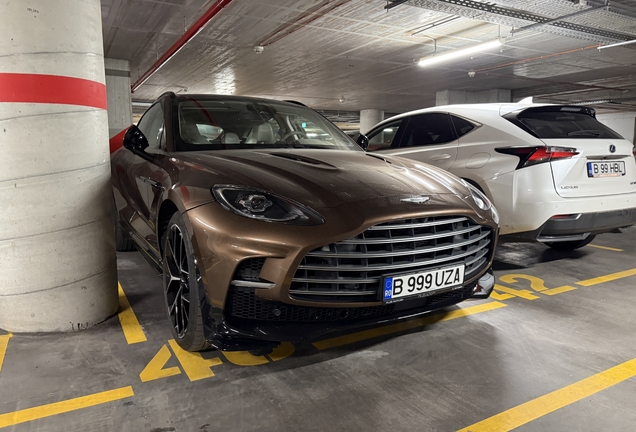 Aston Martin DBX707