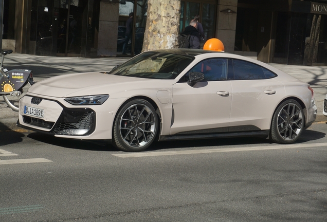 Audi RS E-Tron GT 2025