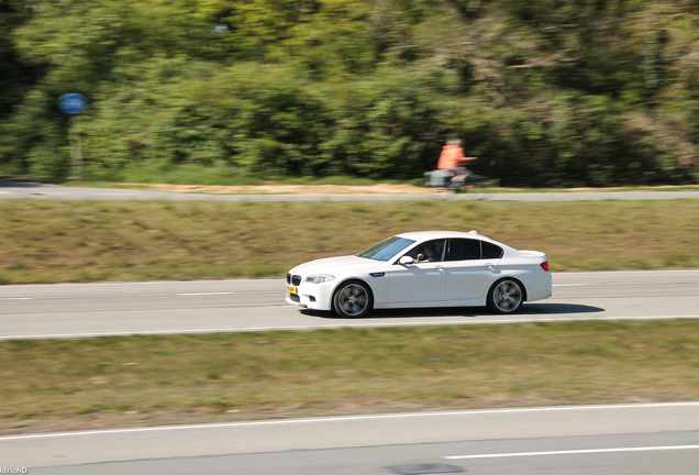 BMW M5 F10 2011