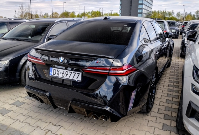 BMW M5 G90