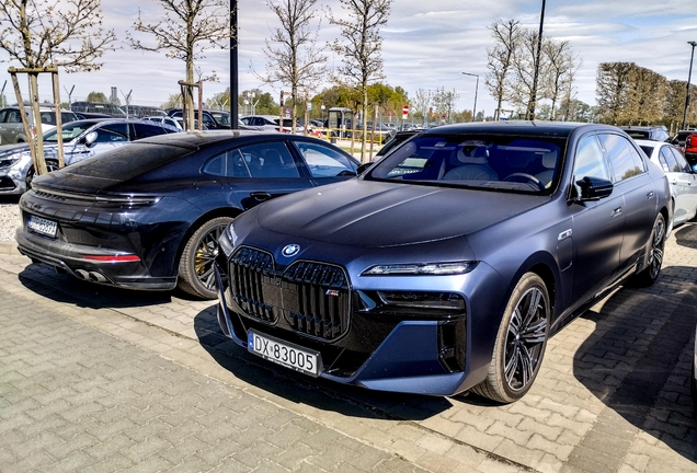 BMW M760e xDrive