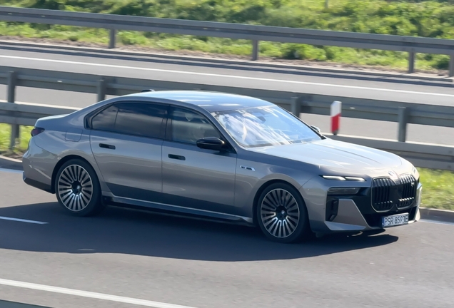 BMW M760e xDrive