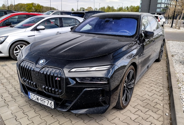 BMW M760e xDrive